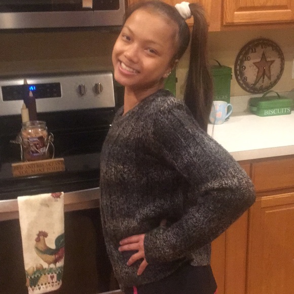 Cute euc large sweater wore twice - Picture 5 of 7